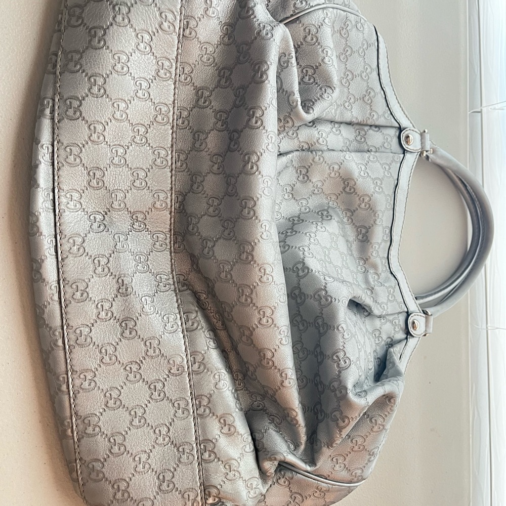 Gucci GM hobo bag, large in size. In great condition and highly sought after. - Picture 6 of 10